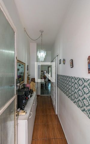 Casa à venda com 200m², 4 quartos e 3 vagas Casa à venda com 200m², 4 quartos e 3 vagasCorredor