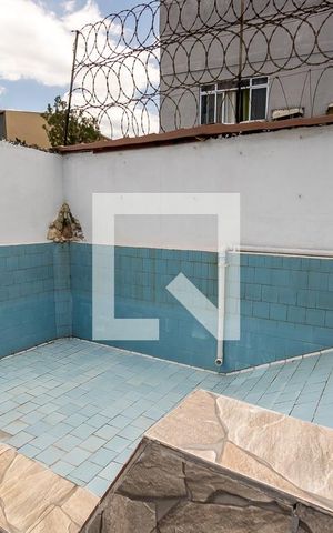 Casa à venda com 200m², 4 quartos e 3 vagas Casa à venda com 200m², 4 quartos e 3 vagasPiscina