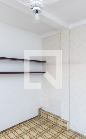 Casa à venda com 200m², 4 quartos e 3 vagas Casa à venda com 200m², 4 quartos e 3 vagasCasa dos fundos - Sala