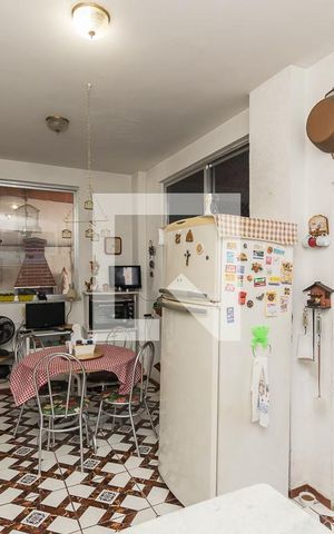 Casa à venda com 200m², 4 quartos e 3 vagas Casa à venda com 200m², 4 quartos e 3 vagasCozinha
