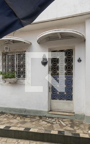Casa à venda com 200m², 4 quartos e 3 vagas Casa à venda com 200m², 4 quartos e 3 vagasVaranda gourmet - Casa dos fundos