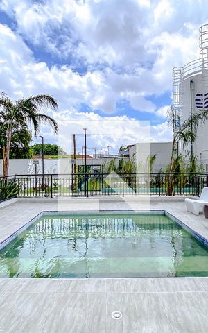 Apartamento à venda com 37m², 2 quartos e sem vagaÁrea comum - Piscina