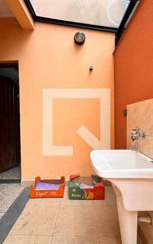 Casa à venda com 309m², 3 quartos e 4 vagasLavanderia edícula  
