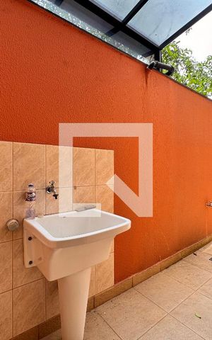 Casa à venda com 309m², 3 quartos e 4 vagasLavanderia edícula  