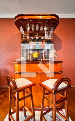Casa à venda com 309m², 3 quartos e 4 vagasSala