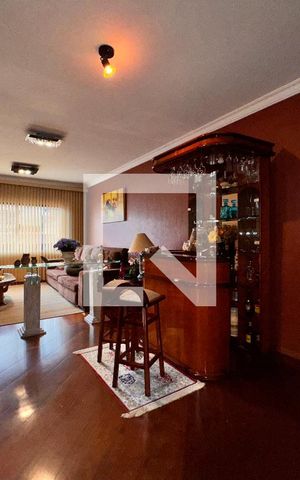 Casa à venda com 309m², 3 quartos e 4 vagasSala