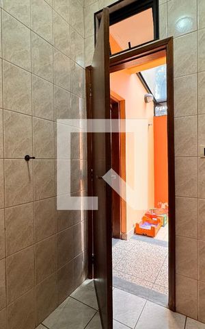 Casa à venda com 309m², 3 quartos e 4 vagasBanheiro 2