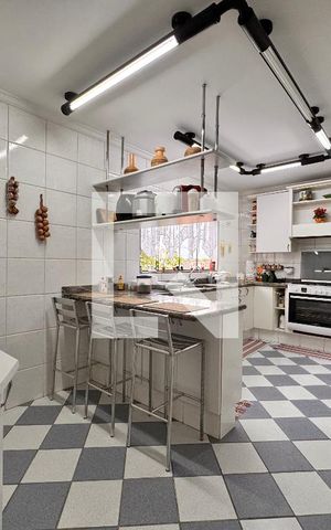 Casa à venda com 309m², 3 quartos e 4 vagasCozinha 