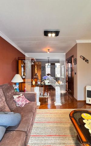 Casa à venda com 309m², 3 quartos e 4 vagasSala