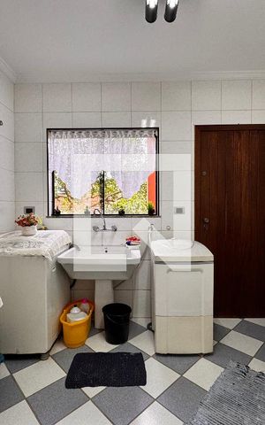 Casa à venda com 309m², 3 quartos e 4 vagasLavanderia