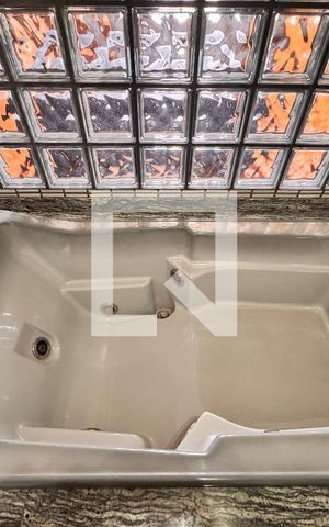 Casa à venda com 309m², 3 quartos e 4 vagasBanheiro da suíte 