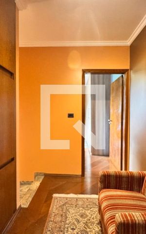 Casa à venda com 309m², 3 quartos e 4 vagasHall entre os quartos 