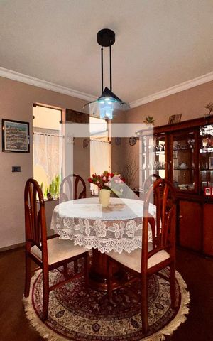 Casa à venda com 309m², 3 quartos e 4 vagasSala