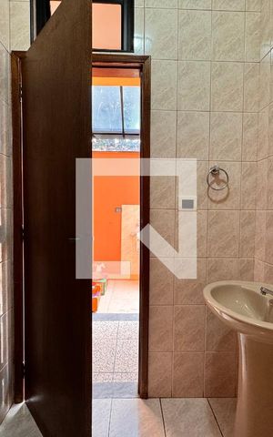 Casa à venda com 309m², 3 quartos e 4 vagasBanheiro 2