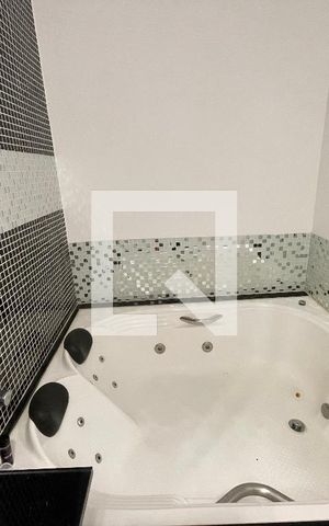 Casa de condomínio para alugar com 82m², 3 quartos e 2 vagas Casa de condomínio para alugar com 82m², 3 quartos e 2 vagasBanheiro da Suíte 1