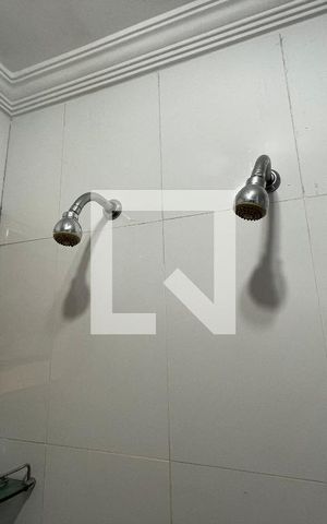 Casa de condomínio para alugar com 82m², 3 quartos e 2 vagas Casa de condomínio para alugar com 82m², 3 quartos e 2 vagasBanheiro da Suíte 1