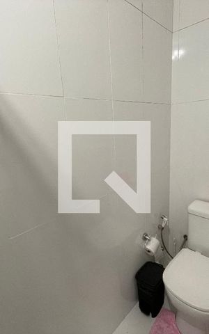 Casa de condomínio para alugar com 82m², 3 quartos e 2 vagas Casa de condomínio para alugar com 82m², 3 quartos e 2 vagasBanheiro da Suíte 1