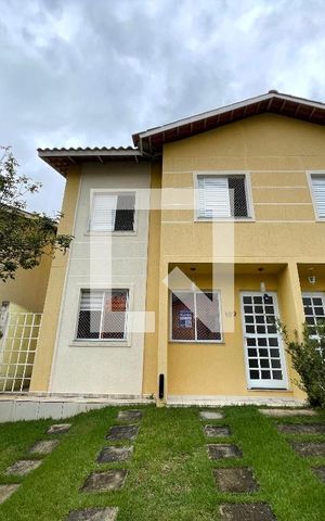 Casa de condomínio para alugar com 82m², 3 quartos e 2 vagas Casa de condomínio para alugar com 82m², 3 quartos e 2 vagasFachada