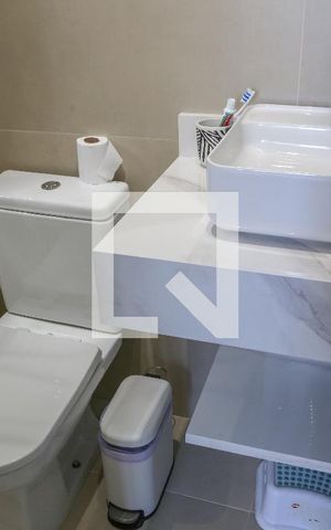 Apartamento à venda com 70m², 3 quartos e 1 vaga Apartamento à venda com 70m², 3 quartos e 1 vagaBanheiro da Suíte