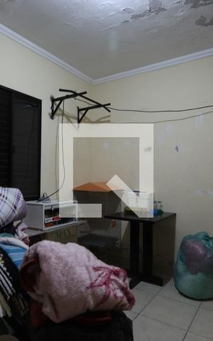 Casa à venda com 242m², 2 quartos e 4 vagasQuarto de Serviço