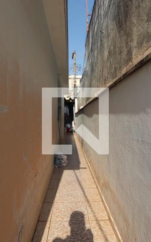 Casa à venda com 242m², 2 quartos e 4 vagasCorredor Lateral