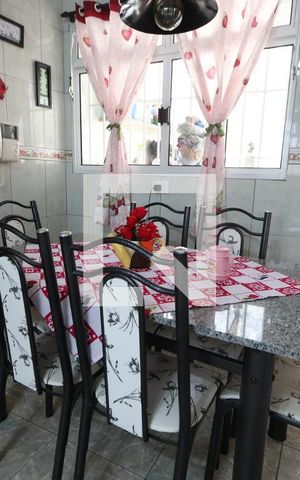 Casa à venda com 242m², 2 quartos e 4 vagasCozinha