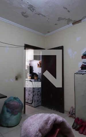Casa à venda com 242m², 2 quartos e 4 vagasQuarto de Serviço