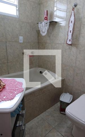 Casa à venda com 242m², 2 quartos e 4 vagasBanheiro da Suíte