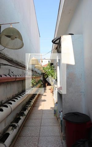 Casa à venda com 242m², 2 quartos e 4 vagasCorredor Lateral