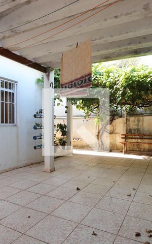 Casa à venda com 242m², 2 quartos e 4 vagasGaragem