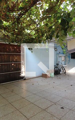 Casa à venda com 242m², 2 quartos e 4 vagasGaragem