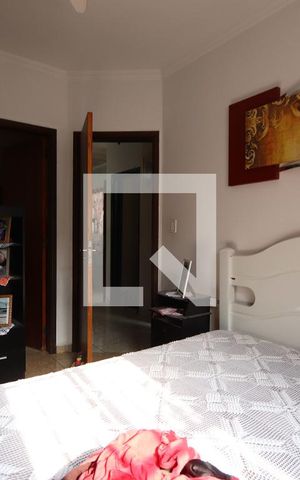 Casa à venda com 242m², 2 quartos e 4 vagasSuíte