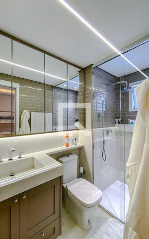 Apartamento à venda com 265m², 3 quartos e 2 vagasBanheiro da Suíte 2