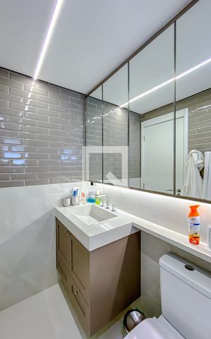Apartamento à venda com 265m², 3 quartos e 2 vagasBanheiro da Suíte 2