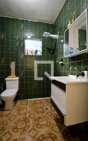 Casa para alugar com 73m², 1 quarto e 2 vagasBanheiro