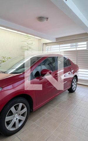 Casa à venda com 200m², 2 quartos e 2 vagas Casa à venda com 200m², 2 quartos e 2 vagasGaragem