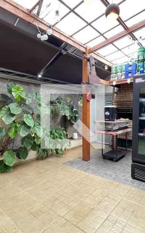 Casa à venda com 200m², 2 quartos e 2 vagas Casa à venda com 200m², 2 quartos e 2 vagasÁrea - Churrasqueira