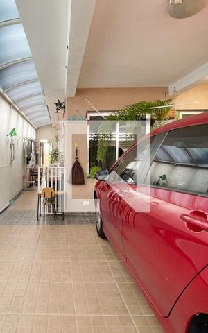 Casa à venda com 200m², 2 quartos e 2 vagas Casa à venda com 200m², 2 quartos e 2 vagasGaragem