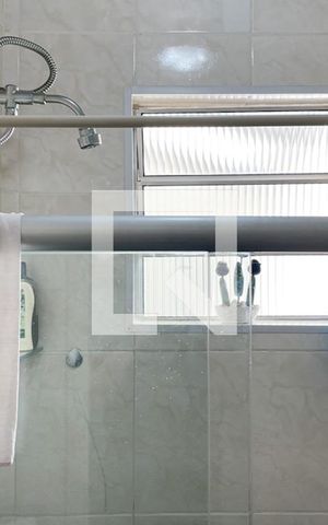 Casa à venda com 200m², 2 quartos e 2 vagas Casa à venda com 200m², 2 quartos e 2 vagasBanheiro Social