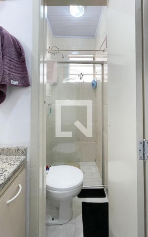 Casa à venda com 200m², 2 quartos e 2 vagas Casa à venda com 200m², 2 quartos e 2 vagasBanheiro Social