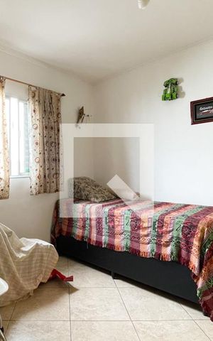 Casa à venda com 200m², 2 quartos e 2 vagas Casa à venda com 200m², 2 quartos e 2 vagasQuarto 2
