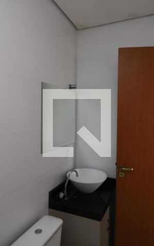 Apartamento para alugar com 38m², 2 quartos e sem vagaBanheiro