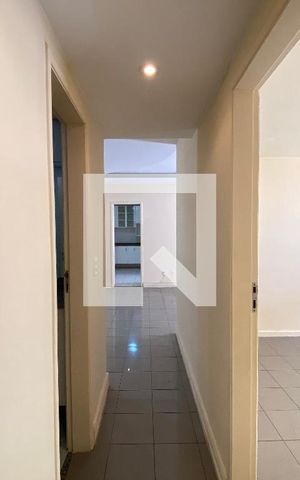 Apartamento à venda com 120m², 4 quartos e 2 vagas Apartamento à venda com 120m², 4 quartos e 2 vagasCorredor