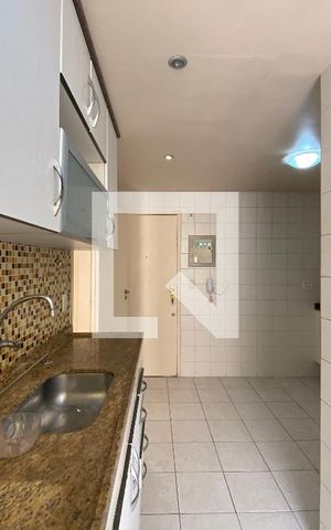 Apartamento à venda com 120m², 4 quartos e 2 vagas Apartamento à venda com 120m², 4 quartos e 2 vagasCozinha e Área de Serviço