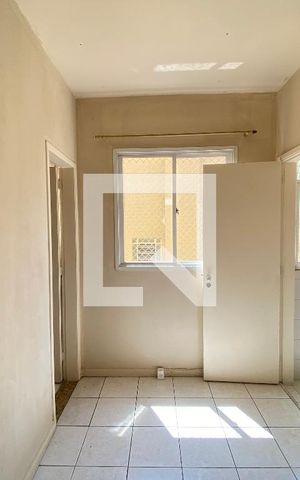 Apartamento à venda com 120m², 4 quartos e 2 vagas Apartamento à venda com 120m², 4 quartos e 2 vagasQuarto de Serviço