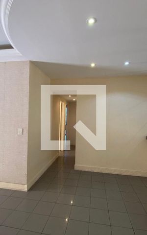 Apartamento à venda com 120m², 4 quartos e 2 vagas Apartamento à venda com 120m², 4 quartos e 2 vagasSala