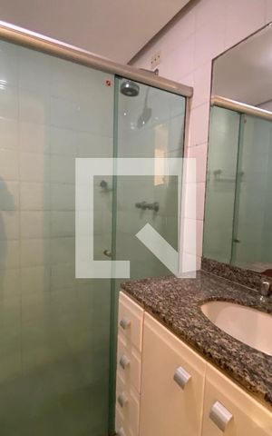 Apartamento à venda com 120m², 4 quartos e 2 vagas Apartamento à venda com 120m², 4 quartos e 2 vagasBanheiro Social