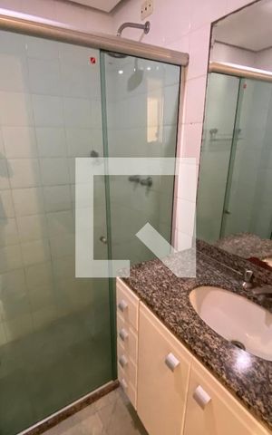 Apartamento à venda com 120m², 4 quartos e 2 vagas Apartamento à venda com 120m², 4 quartos e 2 vagasBanheiro Social