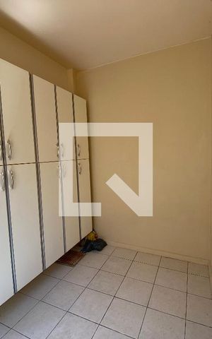 Apartamento à venda com 120m², 4 quartos e 2 vagas Apartamento à venda com 120m², 4 quartos e 2 vagasQuarto de Serviço
