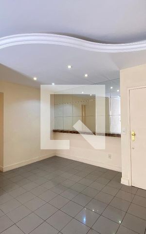 Apartamento à venda com 120m², 4 quartos e 2 vagas Apartamento à venda com 120m², 4 quartos e 2 vagasSala
